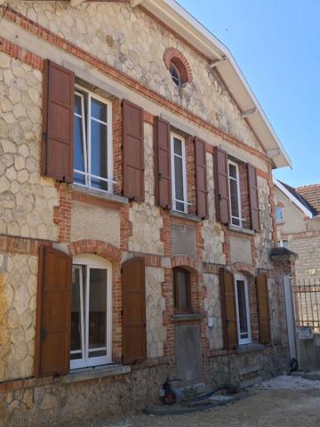 Maison Lavannes 5/6 pièce(s) 150 m2