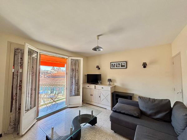 A LOUER - STUDIO - BALCON
