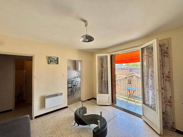 A LOUER - STUDIO - BALCON