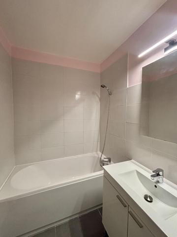 APPARTEMENT T3 - 65 m2 - BALCON - PLACE DE PARKING