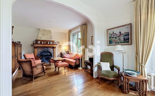 Maison à vendre    8 pièces • 168,27 m2 Veneux-les-Sablons