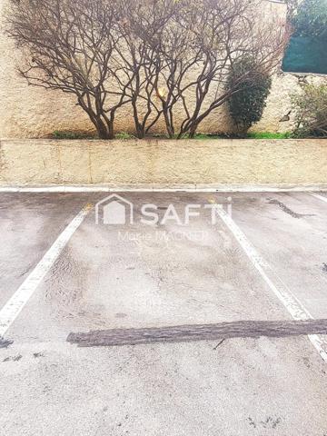 PLAGE A PIED RARE SUR LE SECTEUR A RENOVER  A VOTRE GOUT Appartement T1 de 28m2 carrez avec balcon de 10m2 et parking privatif dans une résidence sécurisée , proche commerces et Casino - JUAN LES PINS