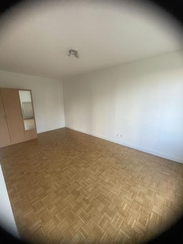 Studio non meublé secteur le Rond-Point - Résidence calme