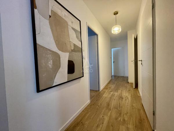 A vendre -appartement T4 surface de 97,33 m2 avec 3 chambres et 2 balcons, immeuble récent, situé à Rennes et proche St Grégoire