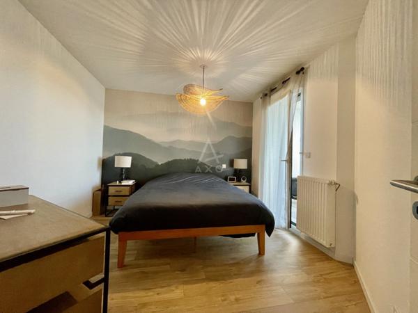 A vendre -appartement T4 surface de 97,33 m2 avec 3 chambres et 2 balcons, immeuble récent, situé à Rennes et proche St Grégoire