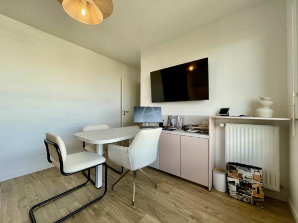 A vendre -appartement T4 surface de 97,33 m2 avec 3 chambres et 2 balcons, immeuble récent, situé à Rennes et proche St Grégoire