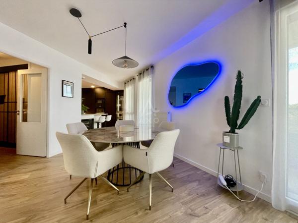 A vendre -appartement T4 surface de 97,33 m2 avec 3 chambres et 2 balcons, immeuble récent, situé à Rennes et proche St Grégoire