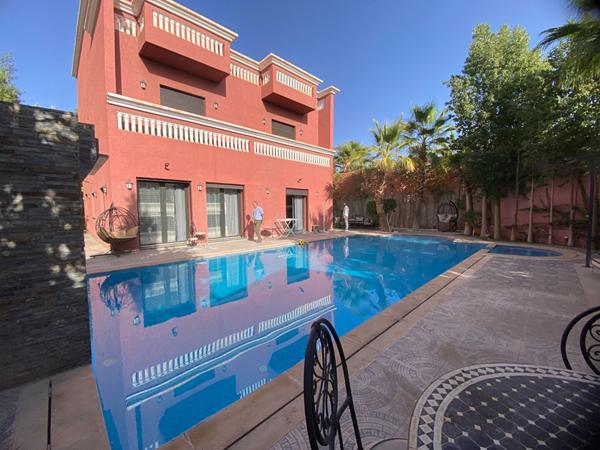 A vendre, Villa Moderne de 5 Chambres avec Vue sur l'Atlas - Route de l'Ourika - 18 km de Marrakech