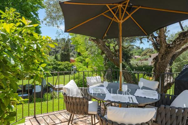 Villa provençale rénovée à proximité du village historique de Valbonne