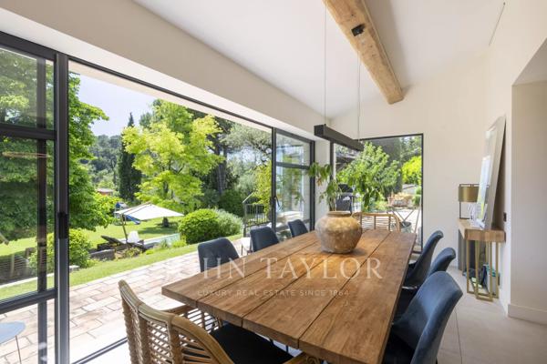 Villa provençale rénovée à proximité du village historique de Valbonne