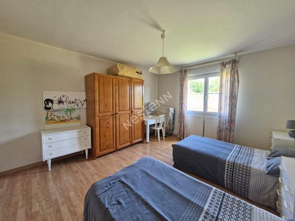 Maison de plain pied de 2003 à proximité de toutes les commodités entre Saint-Amour et Cuiseaux