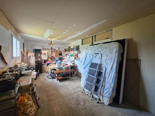 Maison de plain pied de 2003 à proximité de toutes les commodités entre Saint-Amour et Cuiseaux