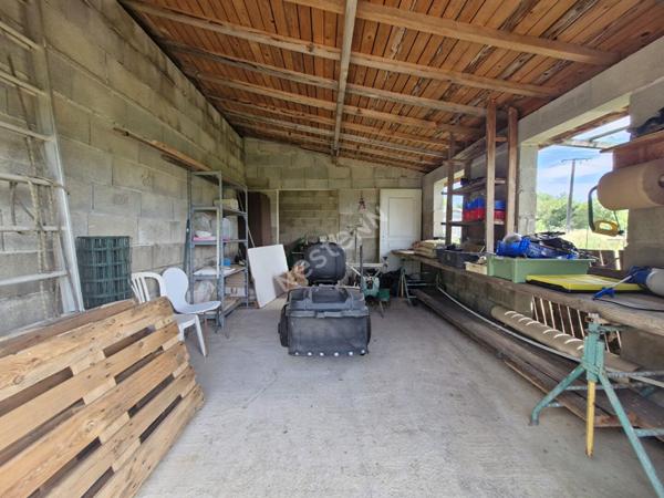 Maison de plain pied de 2003 à proximité de toutes les commodités entre Saint-Amour et Cuiseaux