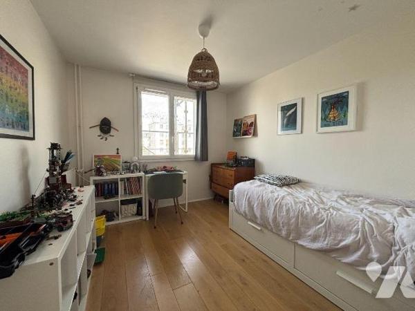 NOUVEAUTE Trente-Cinq Notaires ! RENNES Saint-Hélier - Saint-Yves

A 10min à pied de la Gare ...