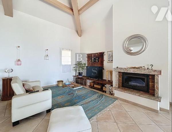 Villa  sur les hauteurs très prisées d’Aiguebelle- LE LAVANDOU