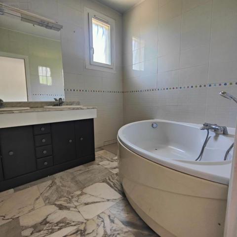 Maison à vendre à Francheville dans le Rhône (69340), ref : 01073-114