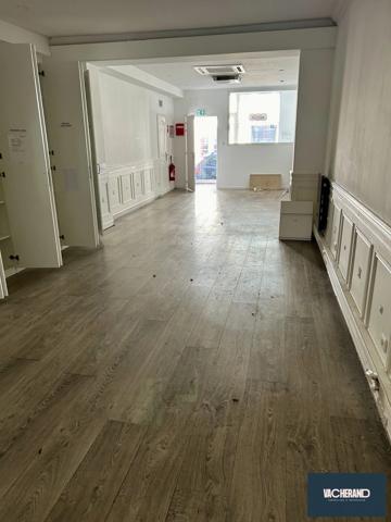 LOCAL COMMERCIAL - 93 M²