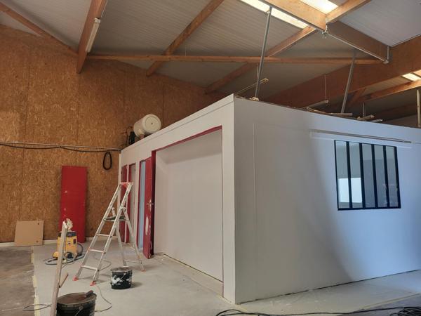 Local D’activité 178m² – Les ponts de ce