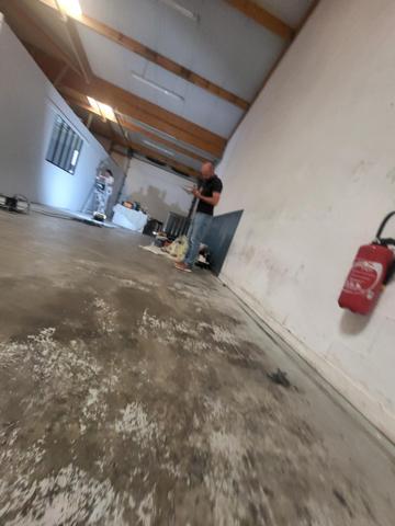 Local D’activité 178m² – Les ponts de ce