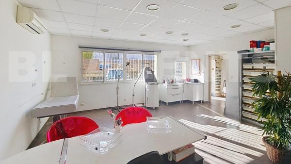 Local de 150 m² secteur 11ème pour du médical, ou paramédical ou également des bureaux proches de to