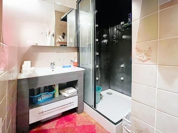 Immeuble de rapport 2 duplex de type T5 et extérieurs