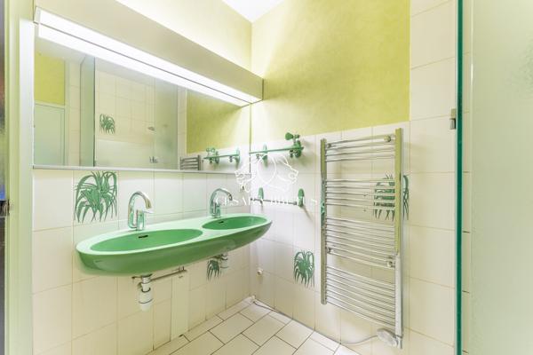 Grezieux-la varenne – Maison d’environ 250 m² – 5 chambres- terrain 8000 m²