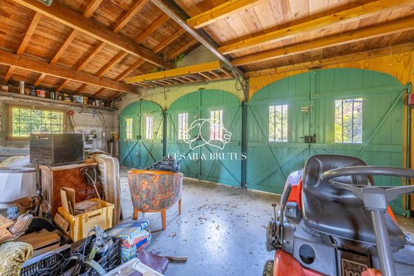Grezieux-la varenne – Maison d’environ 250 m² – 5 chambres- terrain 8000 m²