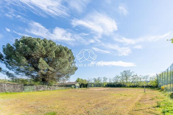 Grezieux-la varenne – Maison d’environ 250 m² – 5 chambres- terrain 8000 m²
