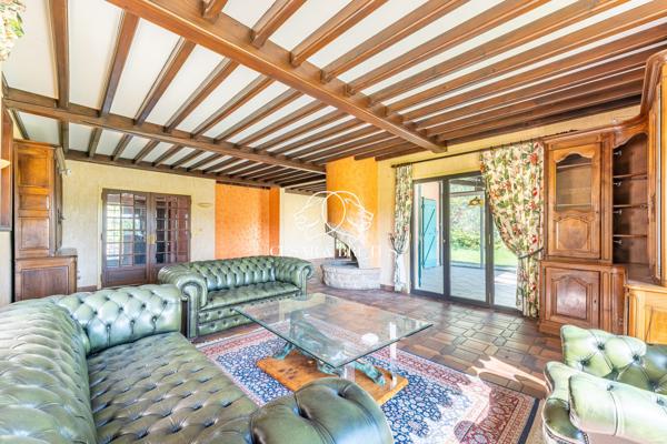 Grezieux-la varenne – Maison d’environ 250 m² – 5 chambres- terrain 8000 m²