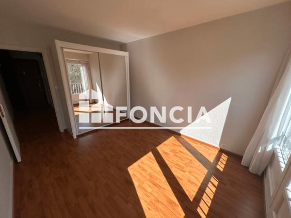Location Appartement 3 pièces 77 m² - 29 RUE LOUIS GAIN Angers 49100