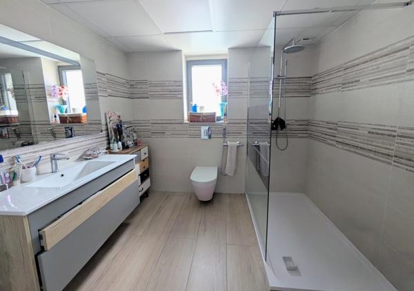 Propriété avec maison T4, appartements T2 et T3