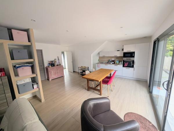 Propriété avec maison T4, appartements T2 et T3