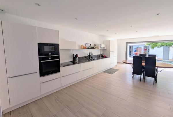 Propriété avec maison T4, appartements T2 et T3