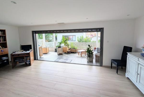 Propriété avec maison T4, appartements T2 et T3