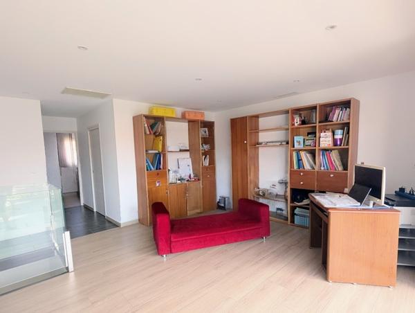 Propriété avec maison T4, appartements T2 et T3