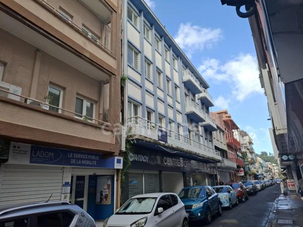 A louer : Local professionnel de 310m² - Centre ville de Fort de France