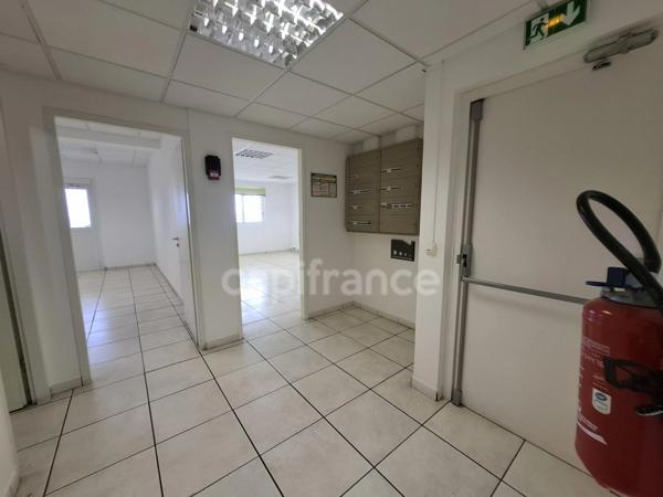 A louer : Local professionnel de 310m² - Centre ville de Fort de France