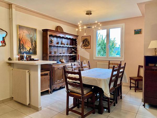 Maison chaleureuse de plain-pied  de 118.7 m2, 3 chambres