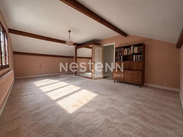 Bièvres - Maison familiale 157 m² - 268 m² utiles - Séjour 50 m² - 3 chambres dont suite parentale de plain-pied - Terrain 748 m² divisible - Jardin sans vis-à-vis - Garage - Sous-sol - Fort potentiel - Proche centre-ville et RER C