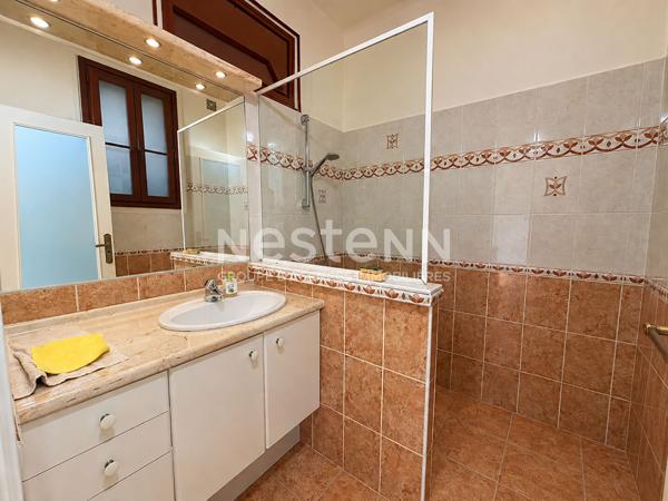 Bièvres - Maison familiale 157 m² - 268 m² utiles - Séjour 50 m² - 3 chambres dont suite parentale de plain-pied - Terrain 748 m² divisible - Jardin sans vis-à-vis - Garage - Sous-sol - Fort potentiel - Proche centre-ville et RER C