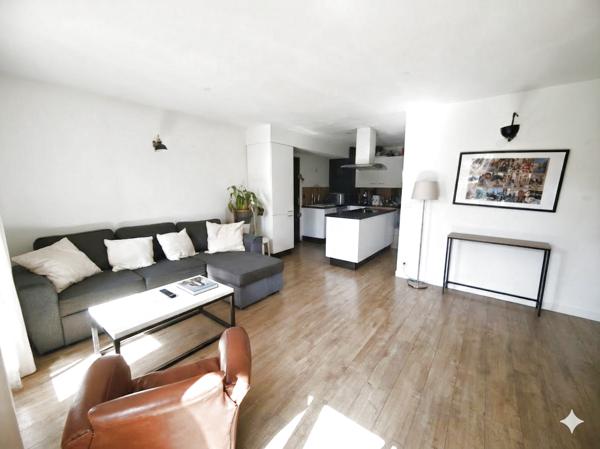 Sartrouville (78500) APPARTEMENT REZ DE JARDIN DE PLAIN PIED à SARTROUVILLE - GRANDE TERRASSE + PARKING - Proches toutes commodités