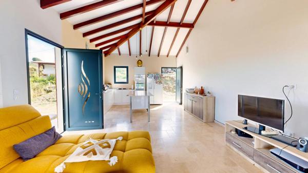 Maison neuve, 3 chambres, piscine, 674 m²