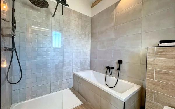 Maison à vendre    5 pièces • 114 m2 La Calmette