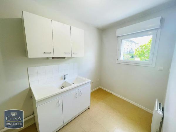 Appartement à louer 3 pièces 65.66m² Saint-Pierre-des-Corps (37700)