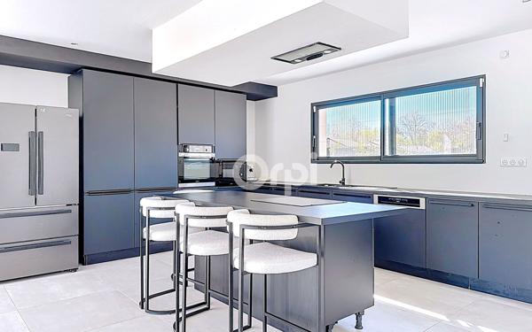 Maison à vendre    5 pièces •  Rilhac-Rancon