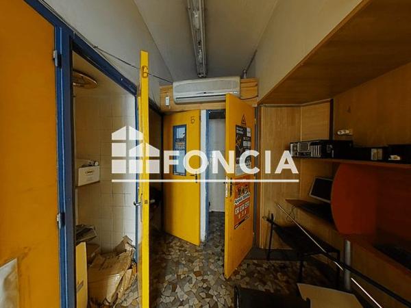 Location Local commercial 2 pièces 55 m² - 37 RUE DANIELLE CASANOVA Saint-denis 93200