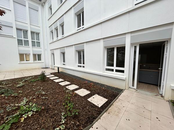 A LOUER - Proche Gare: bureaux 95 m² , Laval