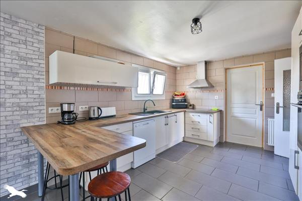 Maison à vendre |  Châteaubernard |  6 pièces | 174 m²