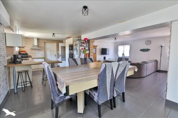 Maison à vendre |  Châteaubernard |  6 pièces | 174 m²