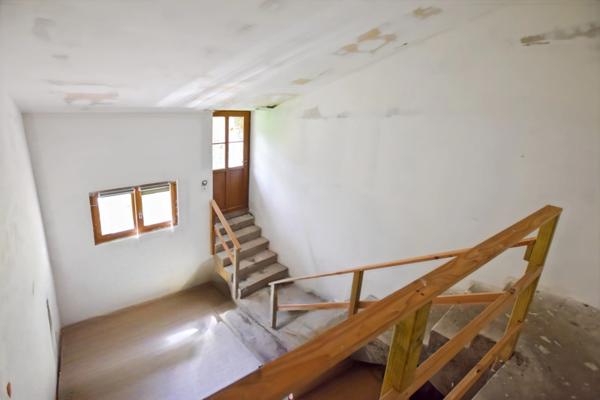 Maison mitoyenne de 74.90 m2 à COUCHES avec petit jardin